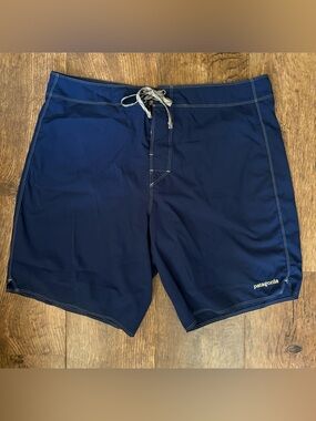 Patagonia men’s navy swim board shorts surf beach water sports sz 35 waist